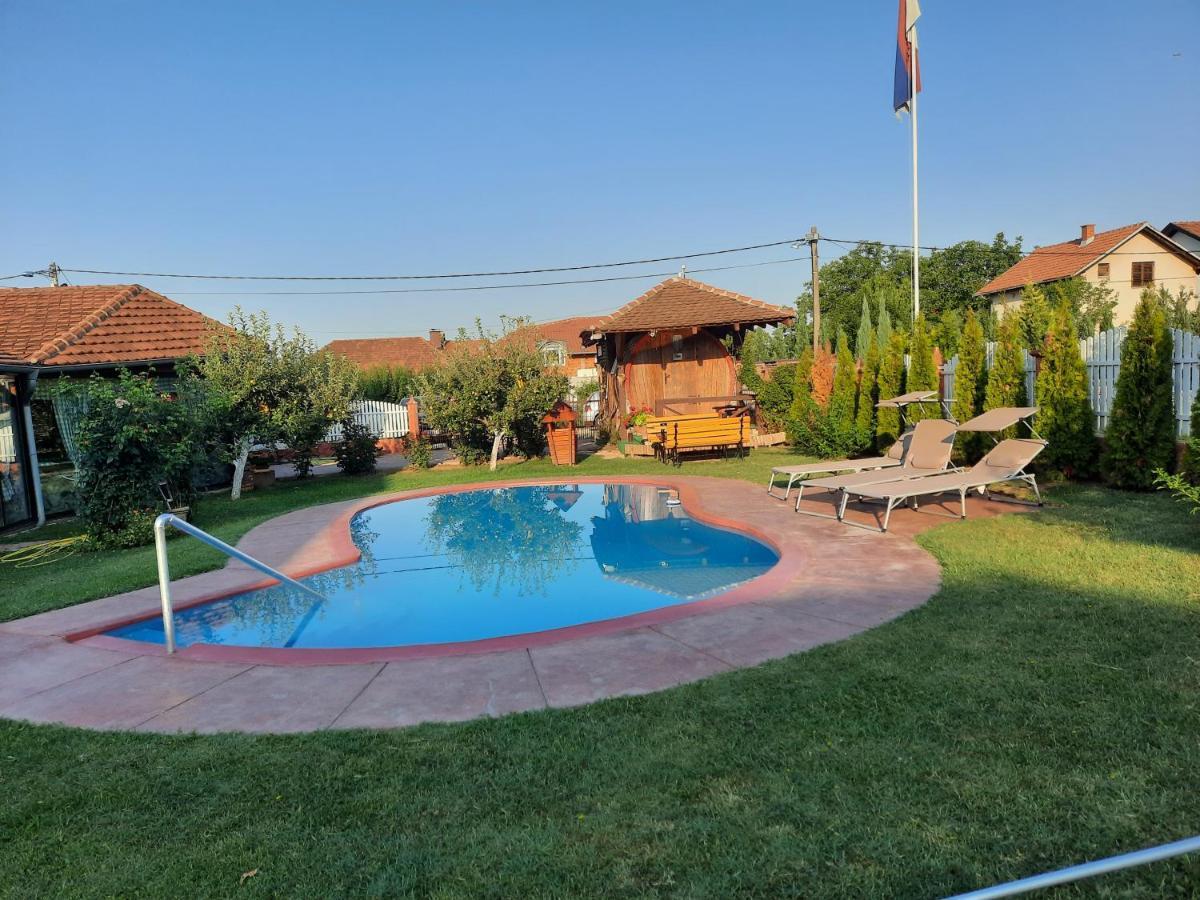 Guest House Rose Smederevska Palanka Esterno foto