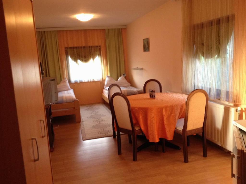 Guest House Rose Smederevska Palanka Esterno foto
