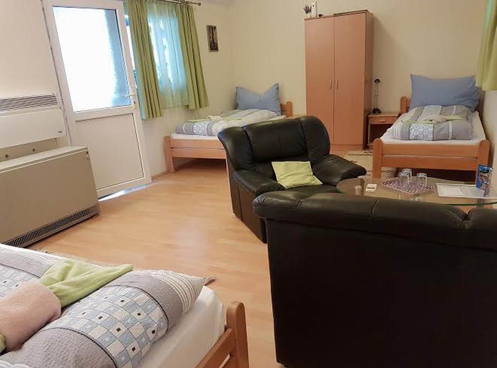Guest House Rose Smederevska Palanka Esterno foto
