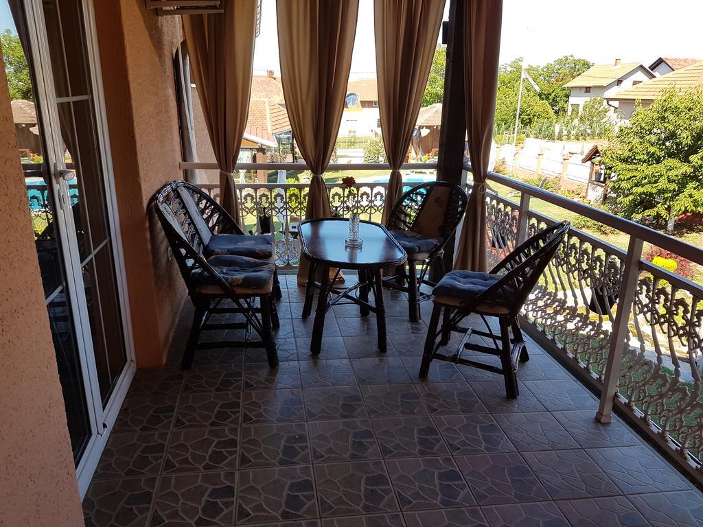 Guest House Rose Smederevska Palanka Esterno foto